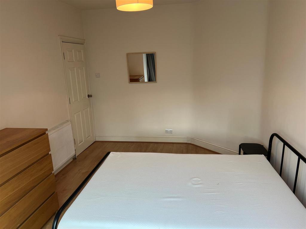 BED1.jpg