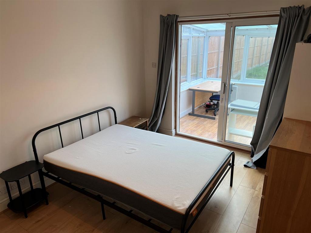 BED1 2.jpg