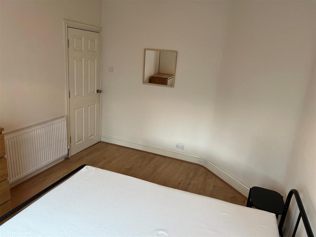 BED16.jpg