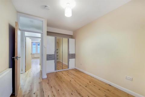 2 bedroom flat to rent, Comeragh Road, Barons court