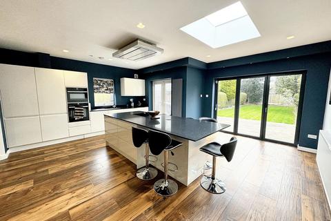 9 Oakfield, Prestwich, Manchester, M25 0DP