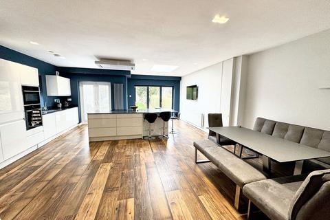 9 Oakfield, Prestwich, Manchester, M25 0DP