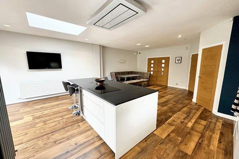 9 Oakfield, Prestwich, Manchester, M25 0DP