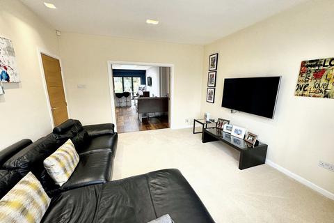 9 Oakfield, Prestwich, Manchester, M25 0DP