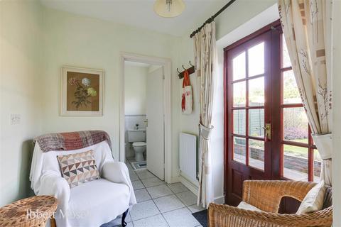 12 The Paddock, Westerham, TN16 1ER