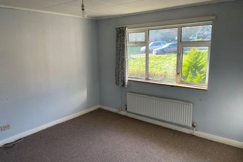 53 Coronation Gardens, Battle, TN33 0DN