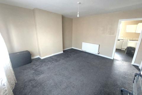 3 bedroom semi-detached house to rent, Brierley Hill, Brierley Hill DY5