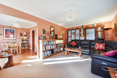 6 Dover Close, Alresford, SO24 9PG