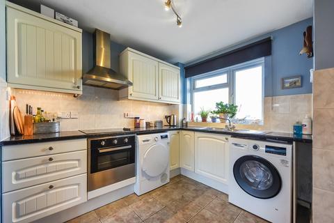 6 Dover Close, Alresford, SO24 9PG