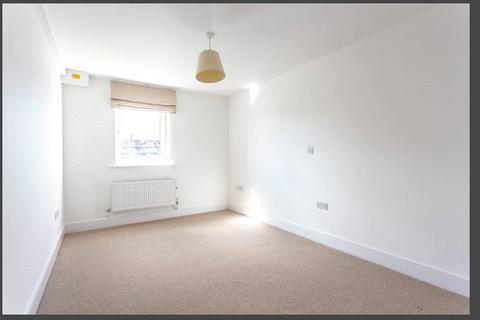 2 bedroom apartment for sale, Pavilions, Windsor, Berkshire