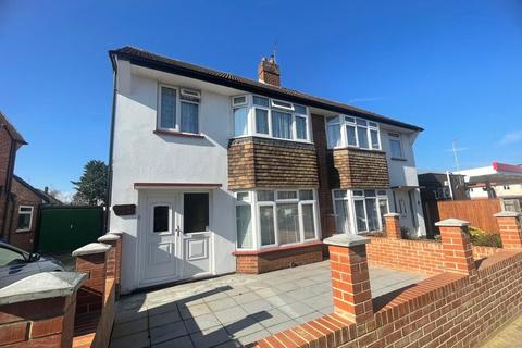 3 bedroom semi-detached house to rent, Greenacre, Windsor, Berkshire, SL4