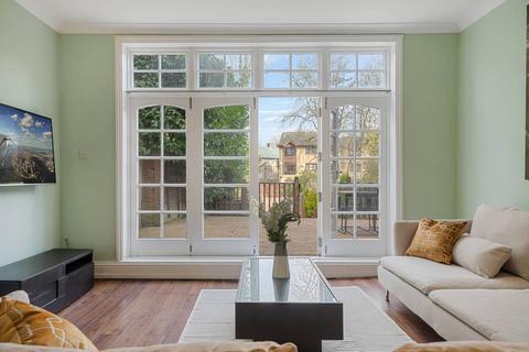 3 bedroom flat for sale, Christchurch Road, Brixton, London, SW2