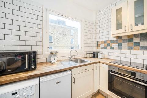 1 bedroom flat for sale, Lavender Hill, London SW11