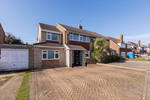 25 Thames Road, Slough, SL3 8DX