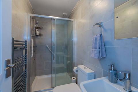 25 Thames Road, Slough, SL3 8DX