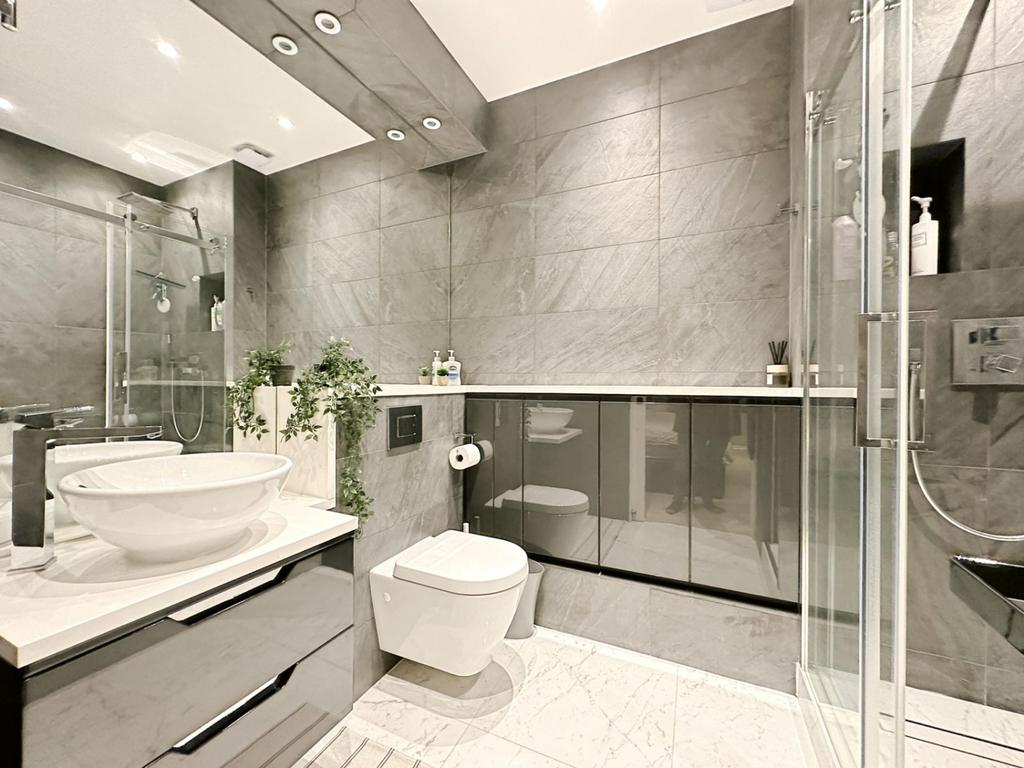 Master Bedroom Ensuite