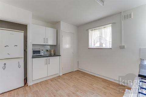 2 bedroom flat for sale, Fernhill Court, London