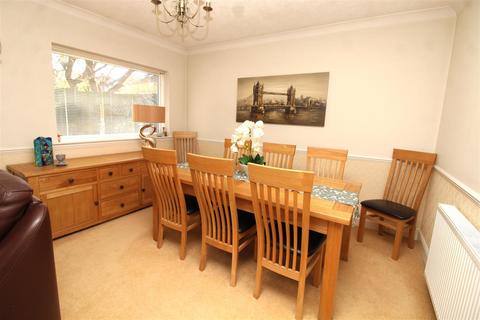 3 bedroom semi-detached bungalow for sale, Oulton Crescent, Potters Bar EN6