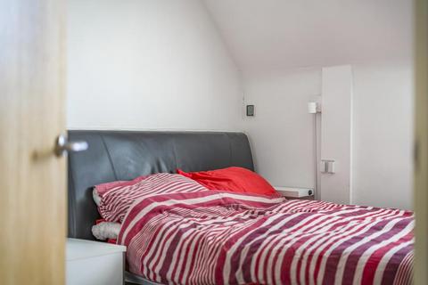 1 bedroom flat for sale, Three Mile Cross,  Berkshire,  RG7