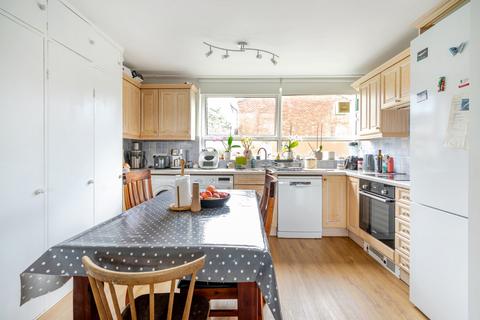 2 bedroom apartment for sale, St. Margarets, London Road, Guildford, Surrey, GU1