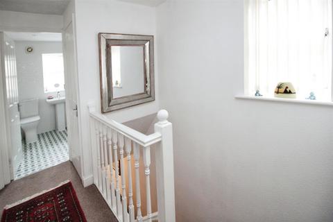 14 Applehaigh Close, Bradford, BD10 9DW