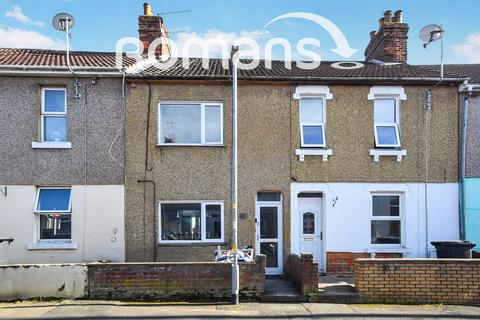 3 bedroom terraced house to rent, Redcliffe Street, Swindon, SN2