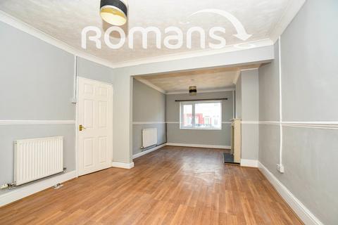 3 bedroom terraced house to rent, Redcliffe Street, Swindon, SN2