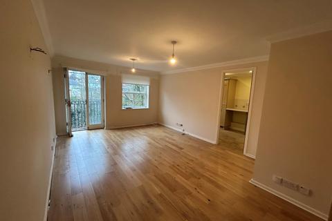 2 bedroom flat for sale, River Bank Close, Maidstone ME15