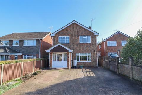 4 bedroom detached house for sale, Compton Road, Fleet GU52