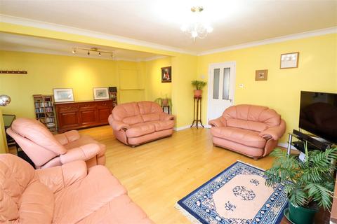 11 Compton Road, Church Crookham, Fleet, GU52 6JF