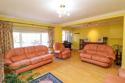 11 Compton Road, Church Crookham, Fleet, GU52 6JF