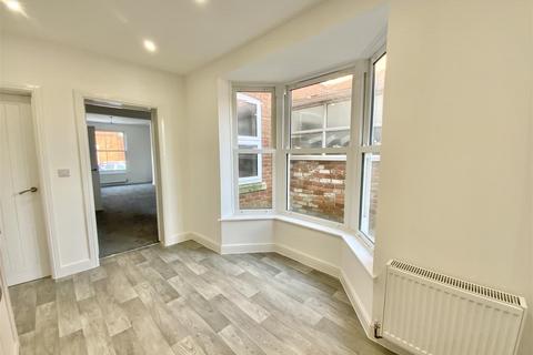 3 bedroom terraced house for sale, Oxford Street, Wolverton, Milton Keynes