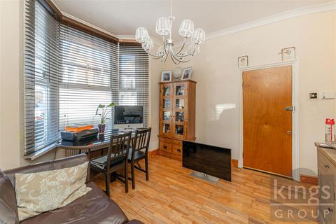 2 bedroom flat for sale, Haroldstone Road, London