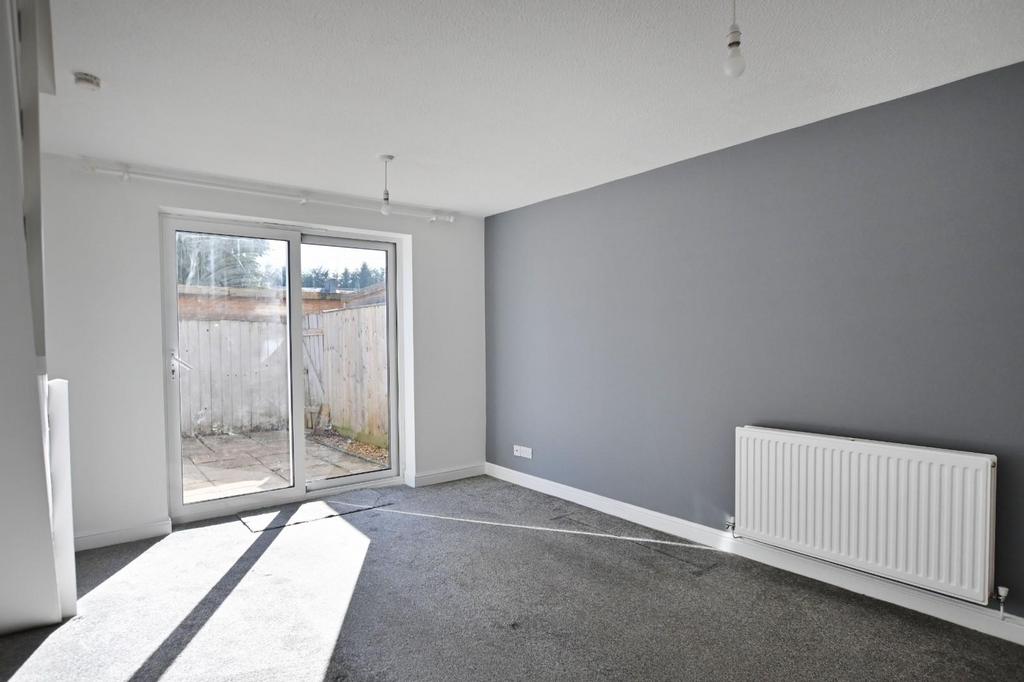 Sitting/dining room