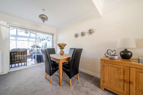 3 bedroom semi-detached house for sale, Reynes Drive, Oakley