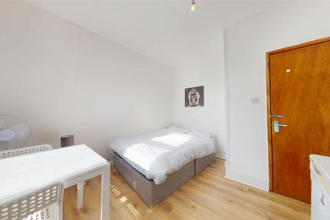 1 bedroom property to rent, High Road, Willesden Green NW10