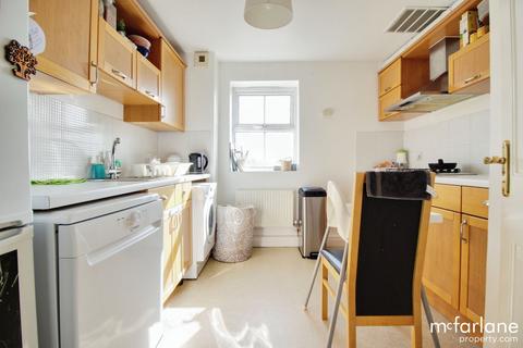 2 bedroom apartment to rent, Lynmouth Road, Swindon SN2