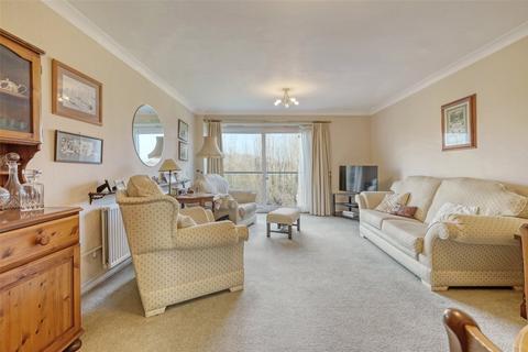 2 bedroom apartment for sale, Fairlawns, Colbert Avenue, Thorpe Bay, Essex, SS1