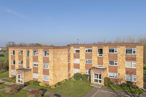 2 bedroom apartment for sale, Fairlawns, Colbert Avenue, Thorpe Bay, Essex, SS1