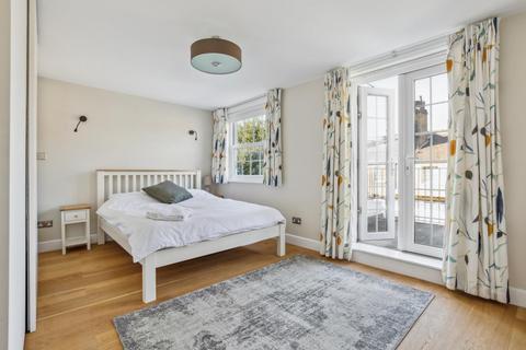 3 bedroom apartment to rent, Roupell Street, London SE1