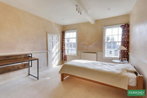 Ship House High Street, Newnham, GL14 1BY