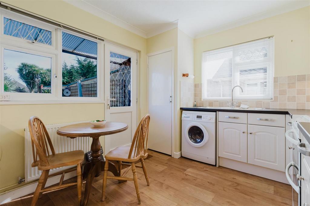 Windemere Crescent 32 - 6.jpg