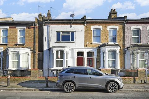 2 bedroom flat for sale, Hornsey Park Road, London, N8