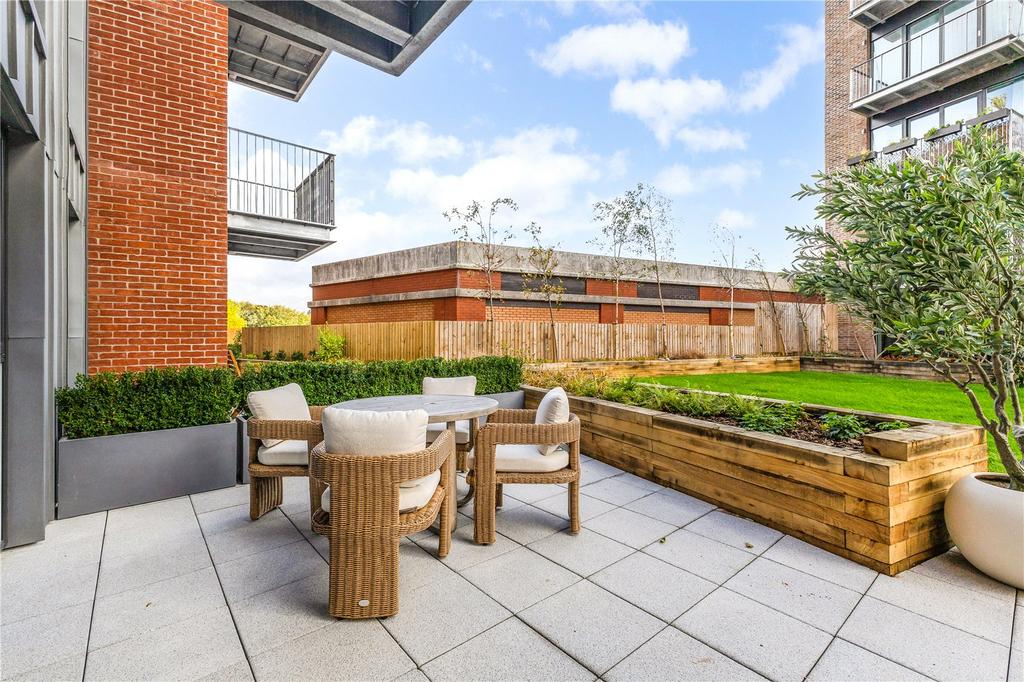 5104 Show Apartment