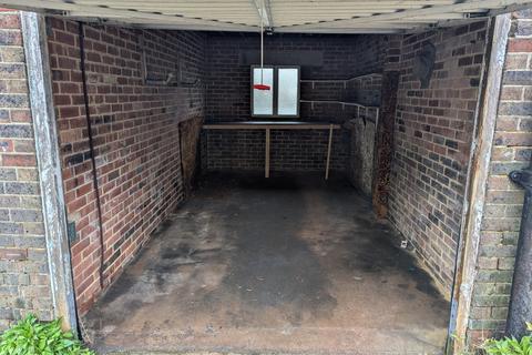 Garage to rent, Garage Nyetimber Hill, Brighton