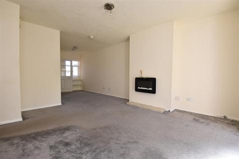 2 bedroom semi-detached bungalow to rent, Smallmead, Horley