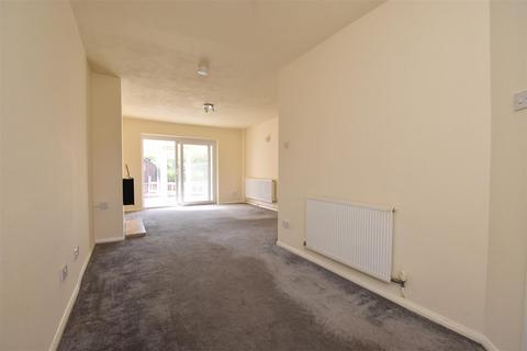 2 bedroom semi-detached bungalow to rent, Smallmead, Horley