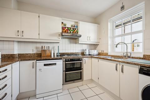 2 bedroom terraced house for sale, Copenhagen Gardens, London