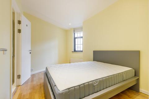 2 bedroom flat for sale, Ludgate Square, London