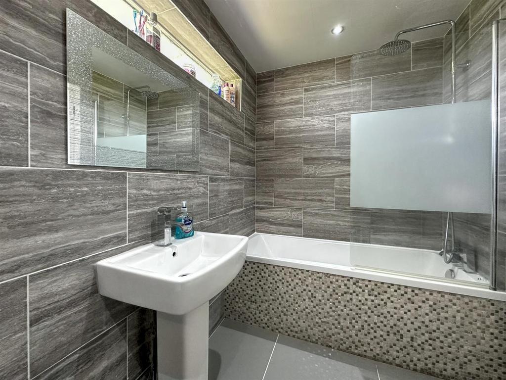 Family bathroom/w.c.